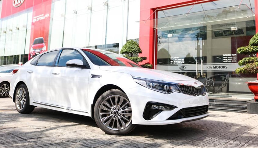 Giá xe Kia Optima giảm mạnh, chỉ còn từ 759 triệu đồng